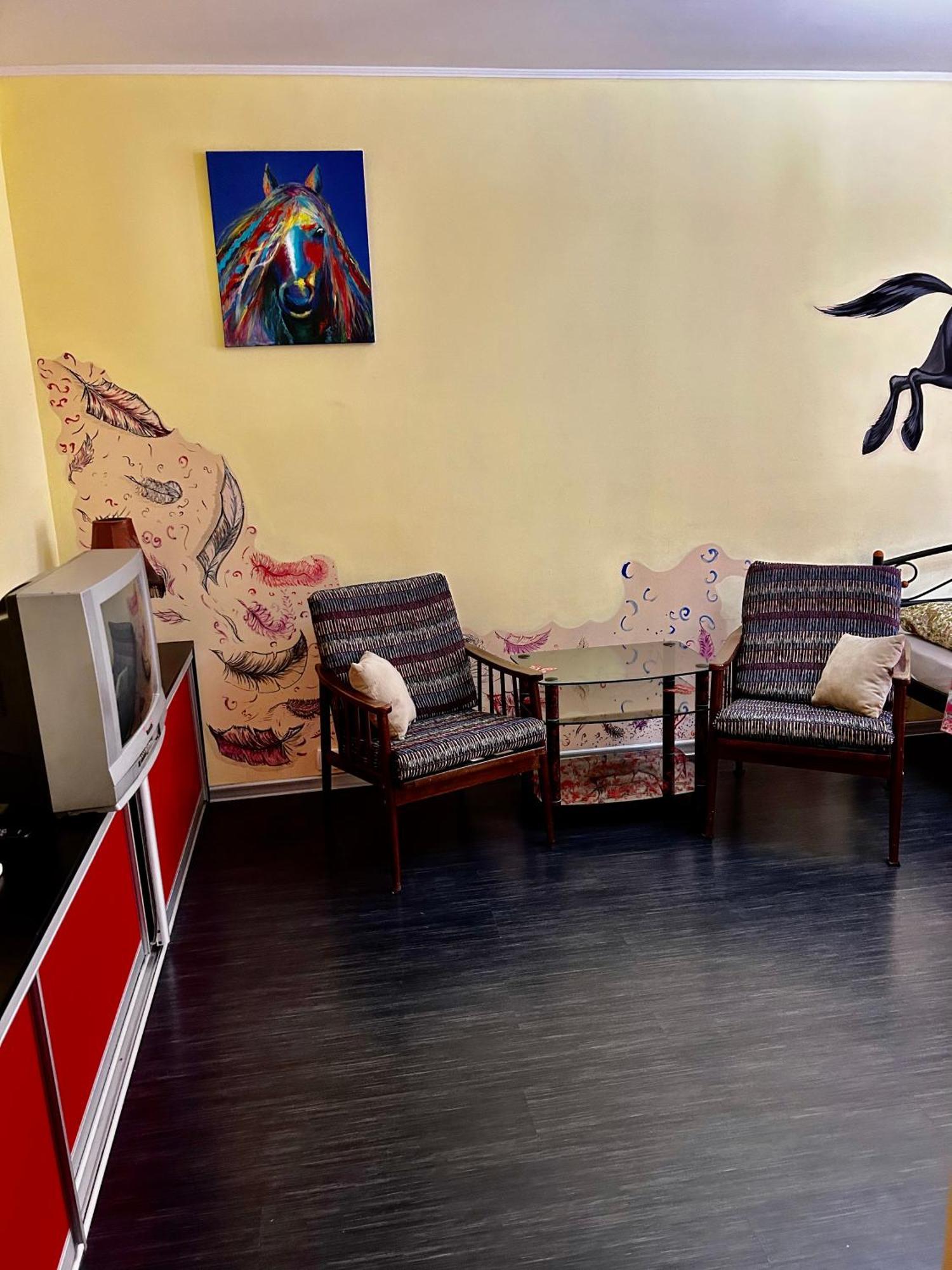 Apartment Near Train Station And Close To City Center Kiev Bagian luar foto