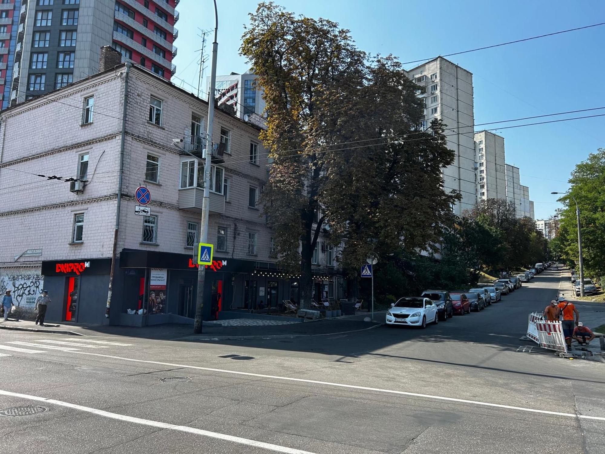 Apartment Near Train Station And Close To City Center Kiev Bagian luar foto